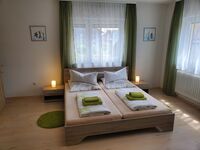 Schlafzimmer 1 (3 Bett Zimmer)