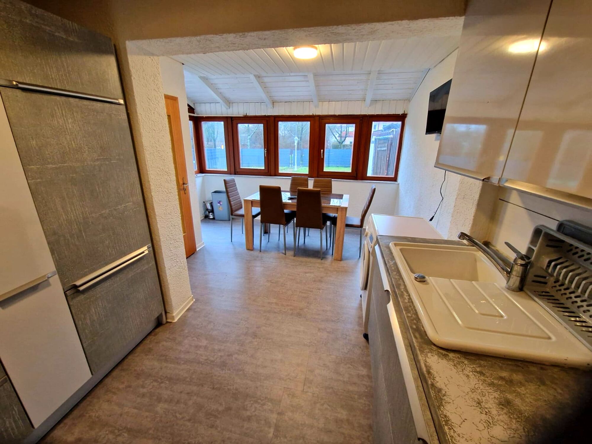 Küche und Sitzplatz