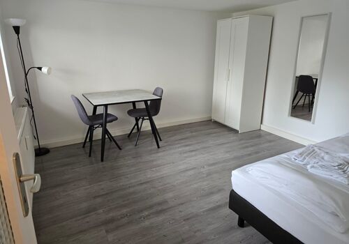 1 Zimmer Wohnung mit Küche und Badezimmer Bild 2