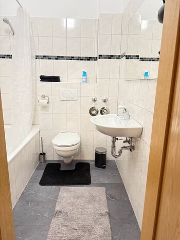 Charmante Monteurwohnung in Schwerte (max 8 Personen) + 2 Balkone Bild 5