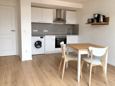 ERF16 / TOMASZ-LIVING in MÜHLHAUSEN - Küche + Parkplatz + WLAN Bild 2