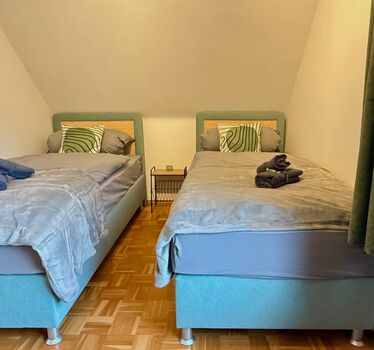 GRÜN - Appartement mit 2 Schlafzimmern - 65 Zoll TV - Balkon Bild 4