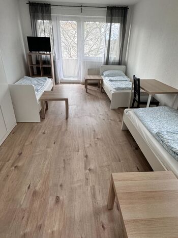 Schlafzimmer 1