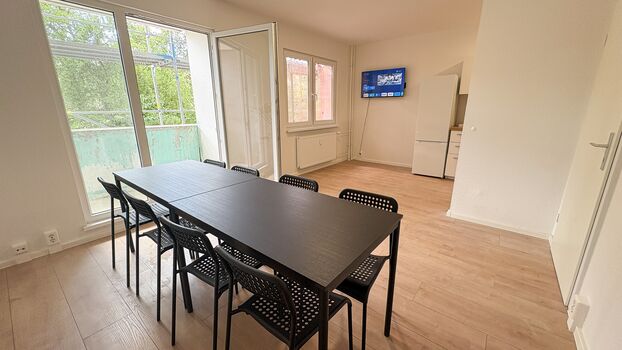 Neu renoviert: Wohnungen mit Einzelbetten, TV, WLAN, Parkpl. Obrázok 3