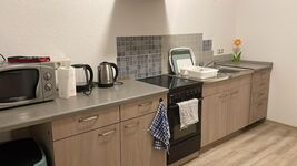 Monteur Unterkunfte Thüringen Küche Bad Stellplatz LKW PKW Bild 10