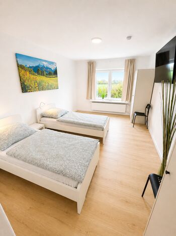 Kassel | bis zu 36 Personen | EZ + DZ | Internet | TV | Küche
