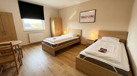 MH18 / TOMASZ-LIVING in OBERHAUSEN - Gemütliche Betten + WLA Bild 1