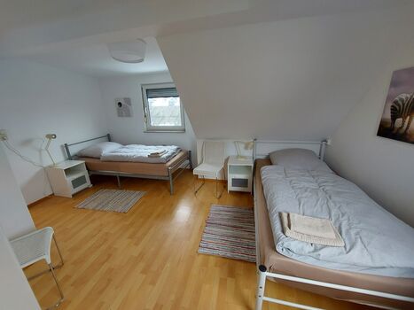 Monteurswohnung in Idstein (4 SZ, 2 Bäder, 100 qm) Zdjęcie 3