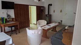 Wohnzimmer mit Kamin 