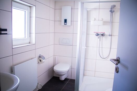 kleines Apartment mit Doppelbett oder zwei Betten Bild 3