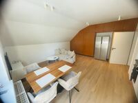 Große voll ausgestattete Wohnung mit Stellplätzen in D-Rath Bild 8