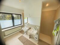 Große voll ausgestattete Wohnung mit Stellplätzen in D-Rath Bild 13