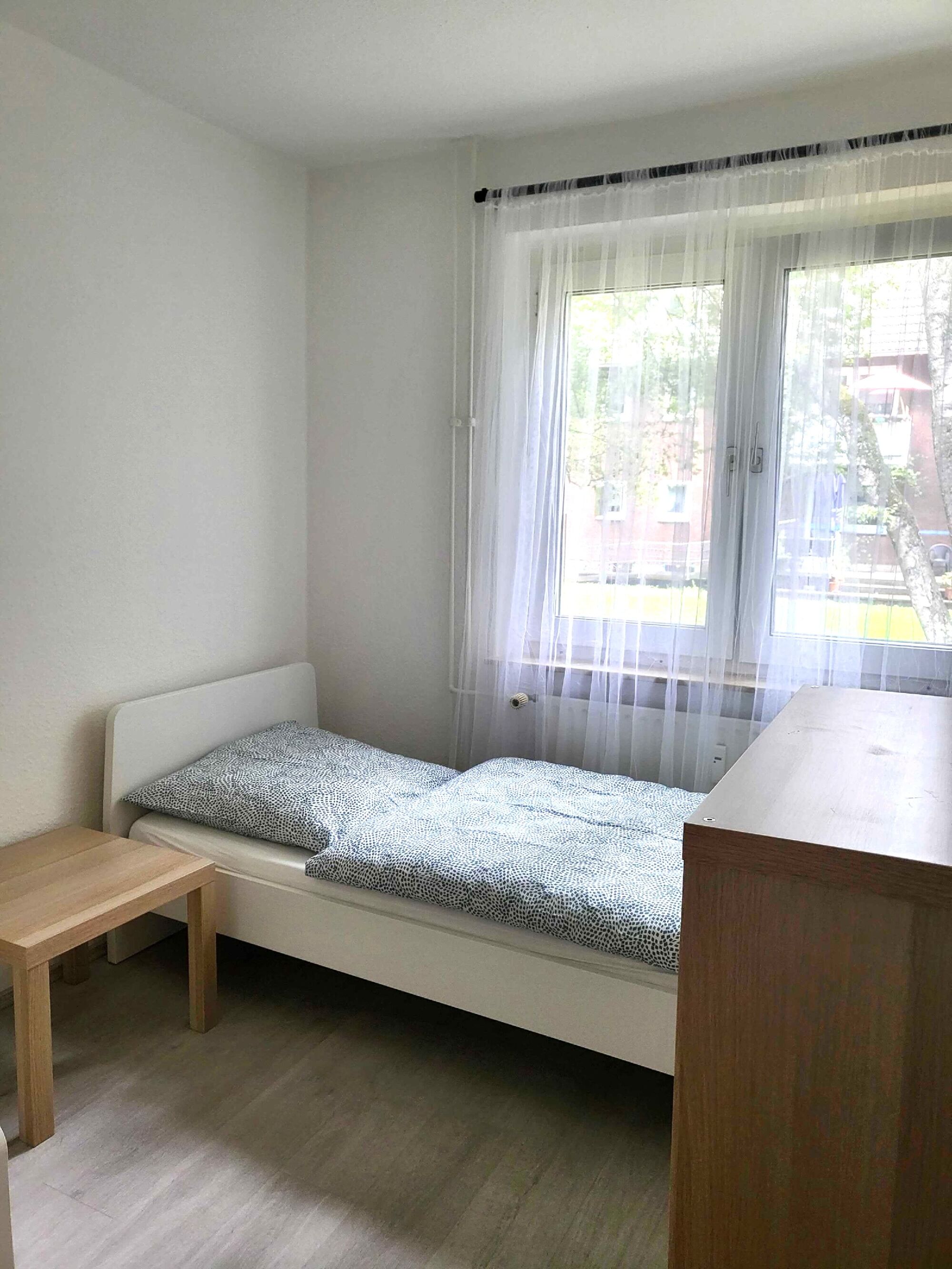Schlafzimmer 1