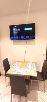 Küche Essecke mit Fernseher