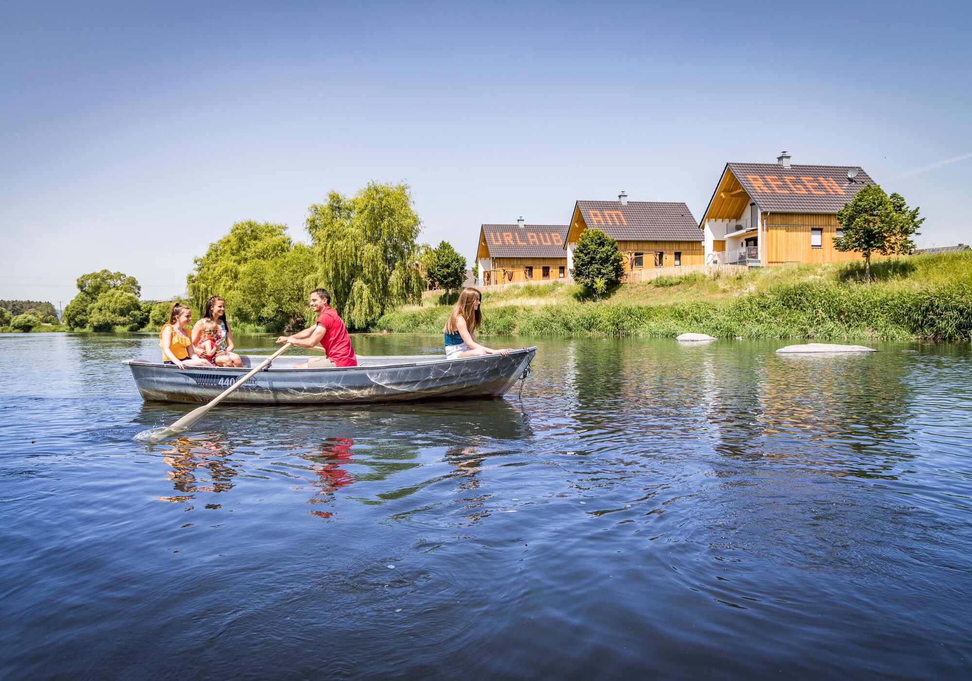 Ferienwohnungen und Ferienhäuser direkt am Fluss