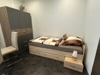 Möbliertes Zweibettzimmer Bild 3