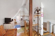 Sila 3: Sicht Treppenaufgang und hinterer Wohnbereich