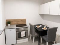 6 Einzelbetten l Parkplatz l WLAN l 2 Smart-TVs Bild 6