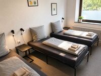 6 Einzelbetten l Parkplatz l WLAN l 2 Smart-TVs Bild 4