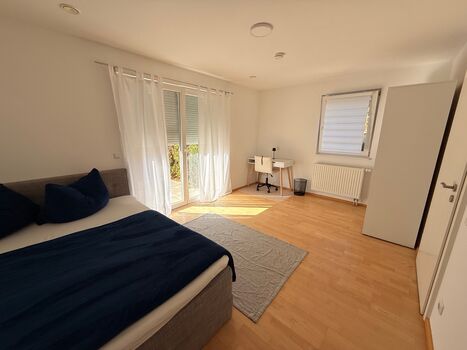 Zimmer mit privater Terrasse in gepflegter DHH - 3er WG Picture 2