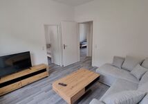 6 Einzelbetten 3 Schlafzimmer neues Bad Balkon 16 Wohnungen Bild 11