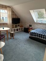 16 qm Zimmer, frisch renoviert mit Quennsize Bett, Netflix und Mininbar