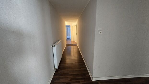 Krefeld schöne große 150 QM 5,5 Zimmer Monteurswohnung Bild 4