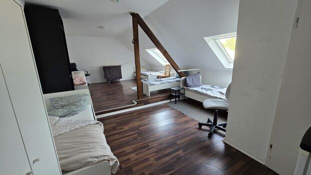 Krefeld schöne große 150 QM 5,5 Zimmer Monteurswohnung Bild 5