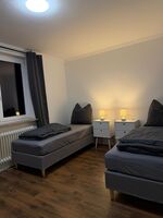 AHOI HOMES | Modern wohnen in Neumünster an Autobahn A7 Bild 1