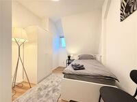 Worker Place Weserkai Bremerhaven Bild 5