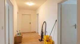 MH13 / TOMASZ-LIVING in DUISBURG - Einzelzimmer mit Schreibt Bild 14