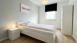 MH13 / TOMASZ-LIVING in DUISBURG - Einzelzimmer mit Schreibt Bild 1