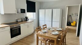 MH13 / TOMASZ-LIVING in DUISBURG - Einzelzimmer mit Schreibt Bild 13