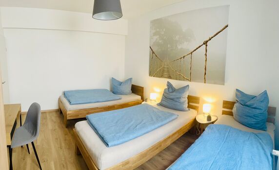Schlafzimmer 1