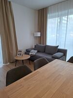 Central City Apartment with parking Bild 5