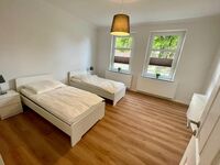 Großes Haus auf 2 Etagen*2x Küche*2x Badezimmer*10 Betten Bild 8