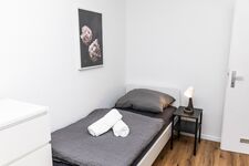 CosyHomes24 (GE07a) • Parkplatz • Wifi • Balkon Bild 4