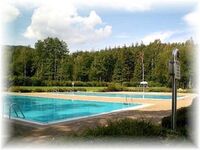 Waldbad ca. 1,5 km Entfernung