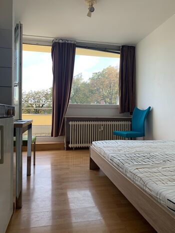 ***Doppelzimmer mit 2 Einzelbetten, Bad, Süd Balkon mitten in München*** Bild 2