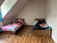 3-4 Zimmer Wohnung mit Bad und Küche Bild 1