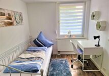 2 moderne Häuser bei Halle, 4 Zimmer, 8 getrennte Betten Bild 2