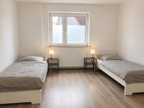 Easyrooms24 - geräumige Monteurunterkunft Speyer