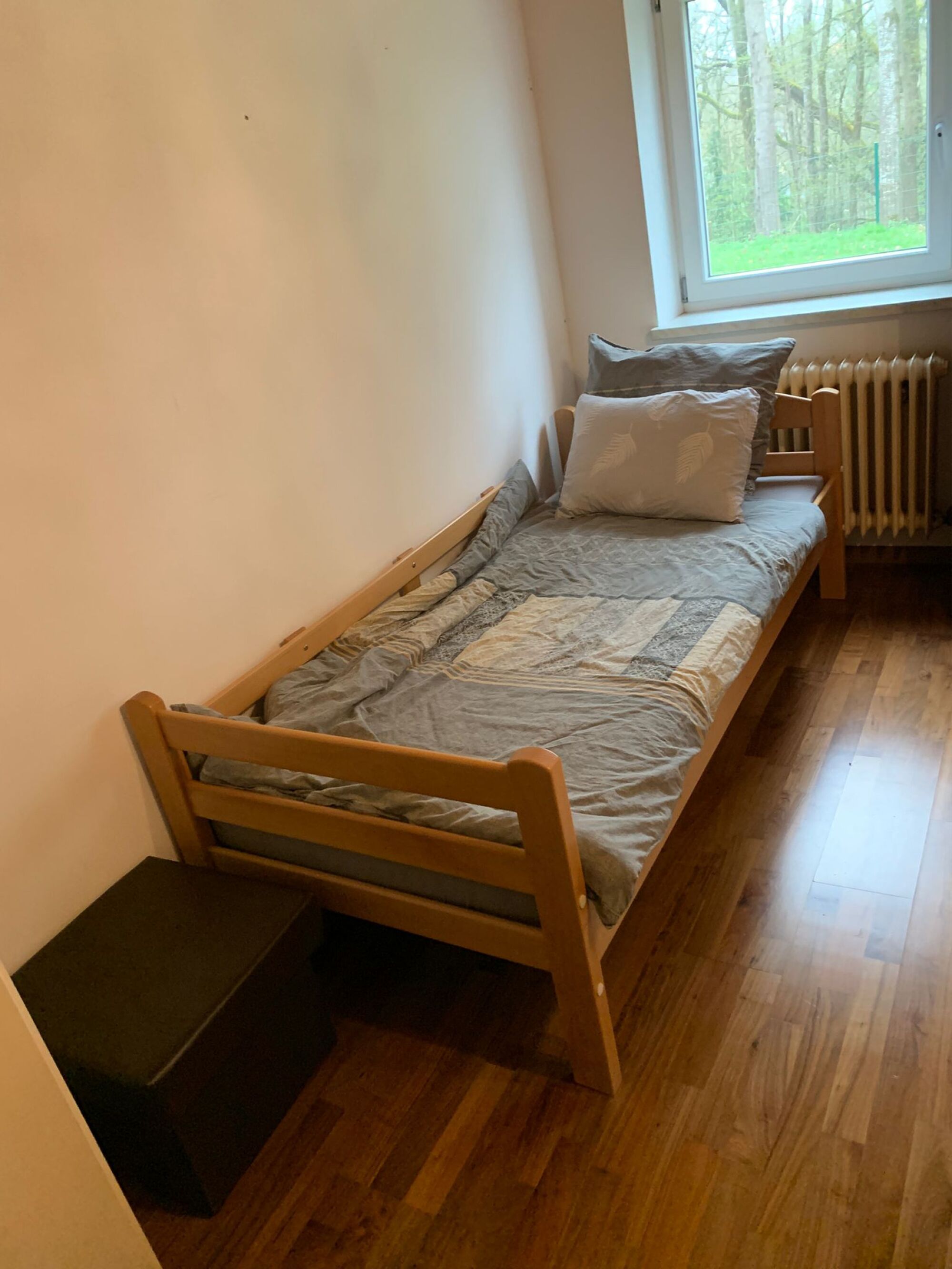 Single bed
