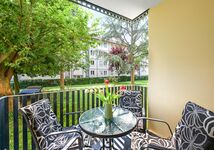 Balkon mit Blick in den Garten