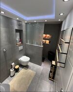 Badezimmer mit Dusche
