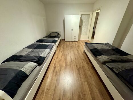Monteurwohnung Solingen für 2–5 Personen – Maisonette mit Balkon, 60 m²