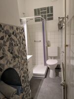 Bad unten mit Dusche