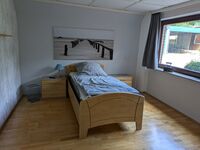 Einzelschlafzimmer unten, kann zum Doppelzimmer erweitert werden
