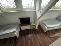 Monteurwohnung Krefeld 6-12 Betten 5,5 Zimmer 155 QM mit WLA Bild 4