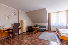 Salí Homes | Hotel zum Dorfbrunnen - Bornheim Bild 4